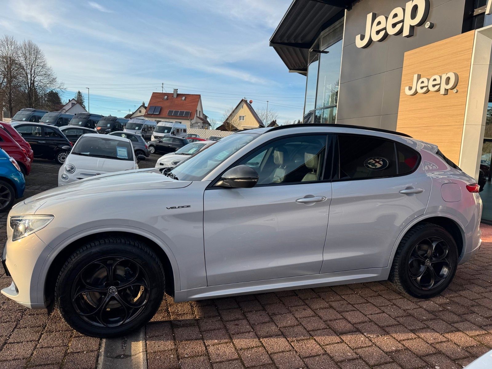 Fahrzeugabbildung Alfa Romeo Stelvio VELOCE Panorama Memory Navi AHK