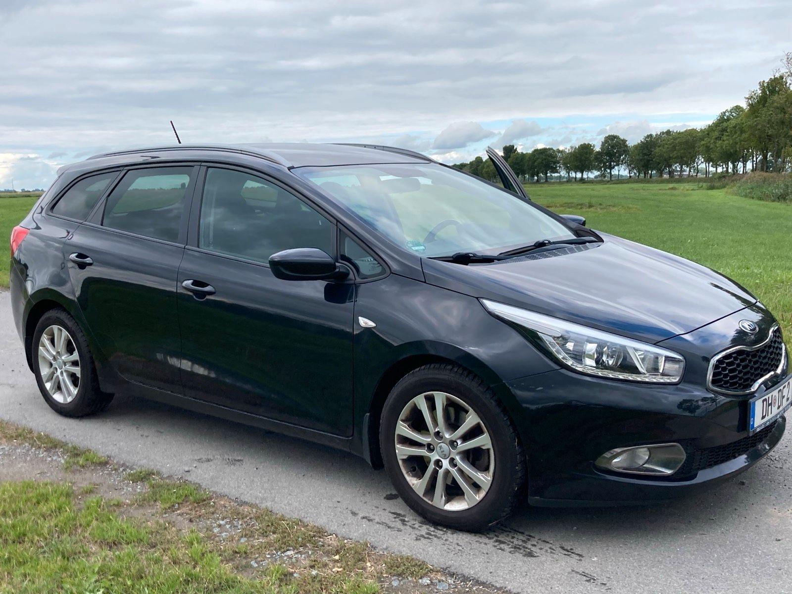 Kia cee'd 2013 — rear view