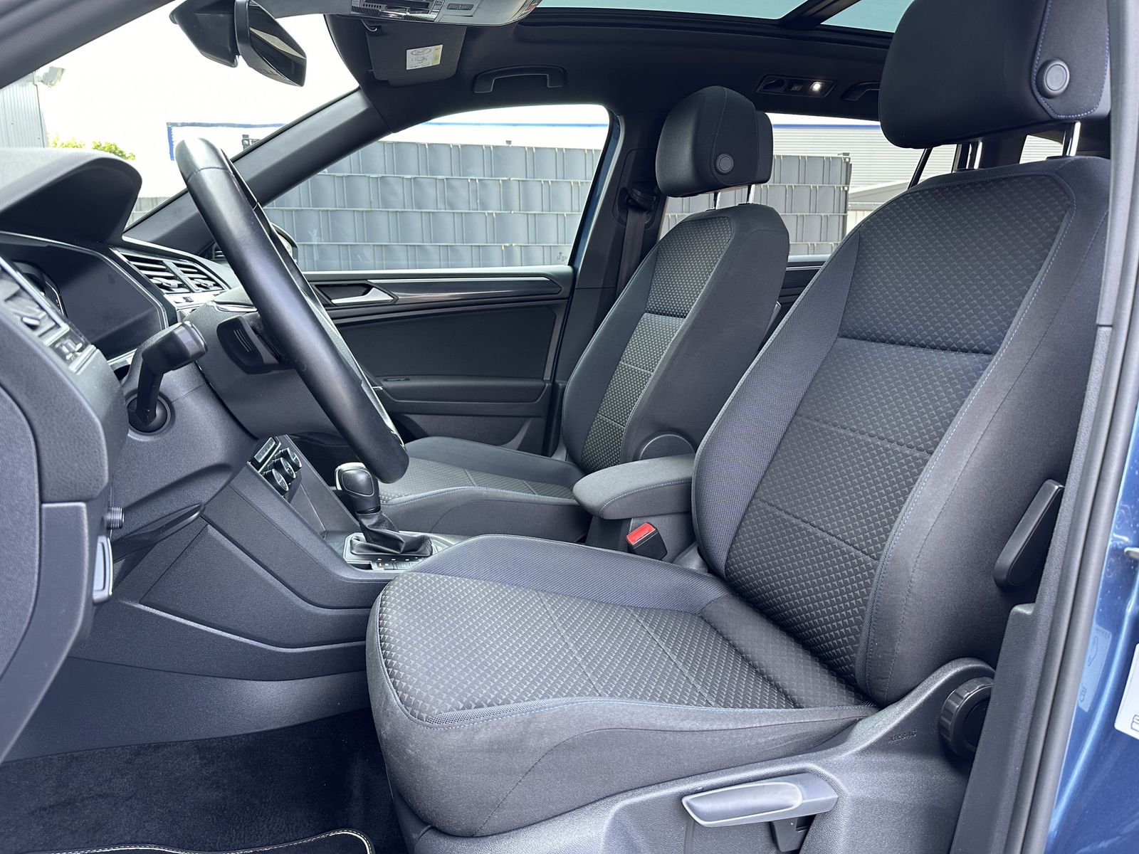 Fahrzeugabbildung Volkswagen Tiguan Allspace 4M 7-Sitzer NAV+LED+PANO+HEAD-UP