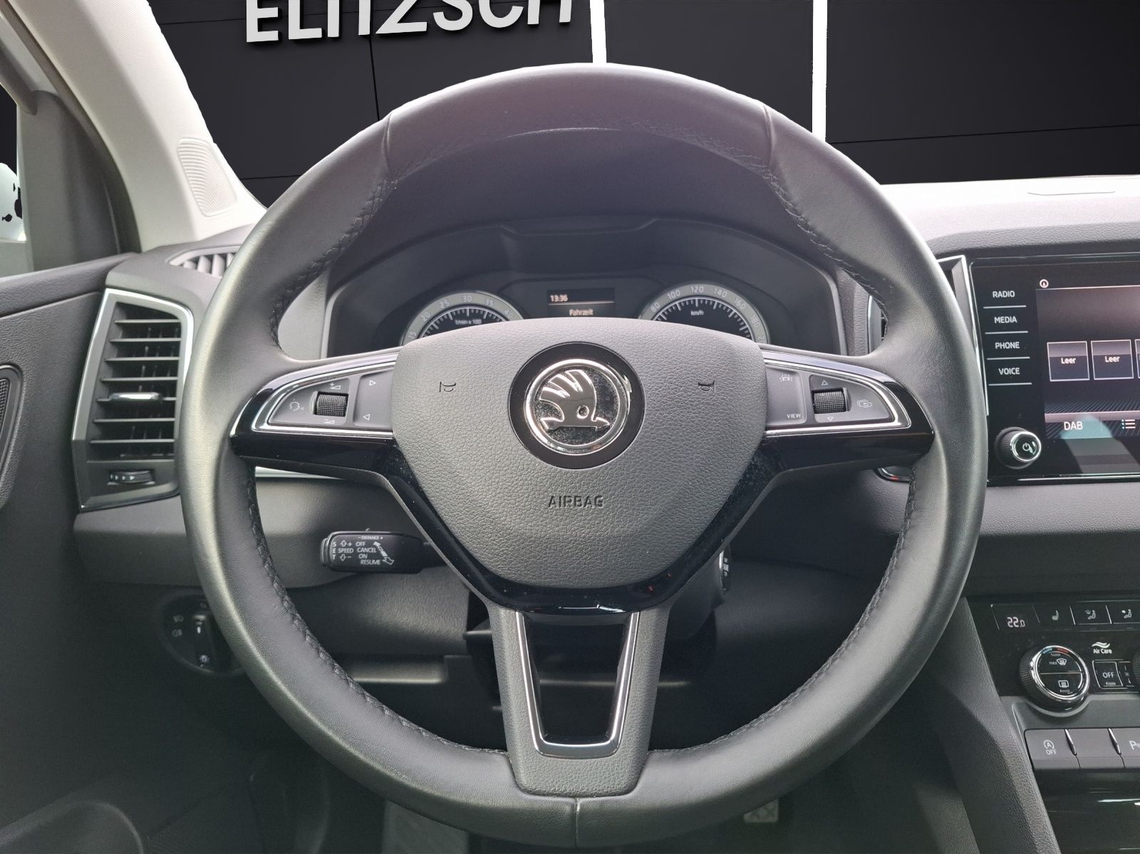 Fahrzeugabbildung SKODA Karoq TDI Drive-125 LED Navi ACC  RFK SH