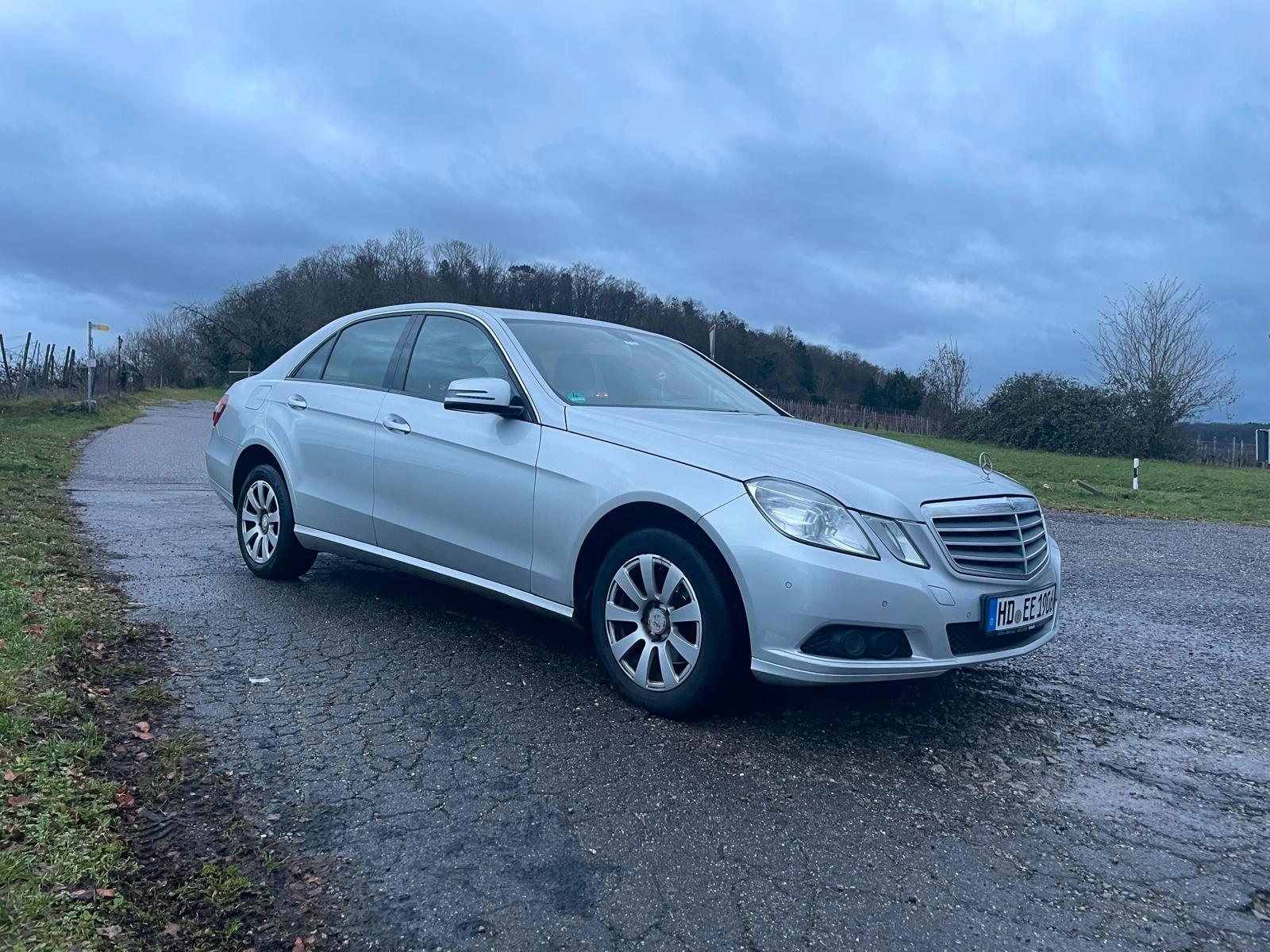 Mercedes-Benz E 220 CDI BlueEFFICIENCY Standard