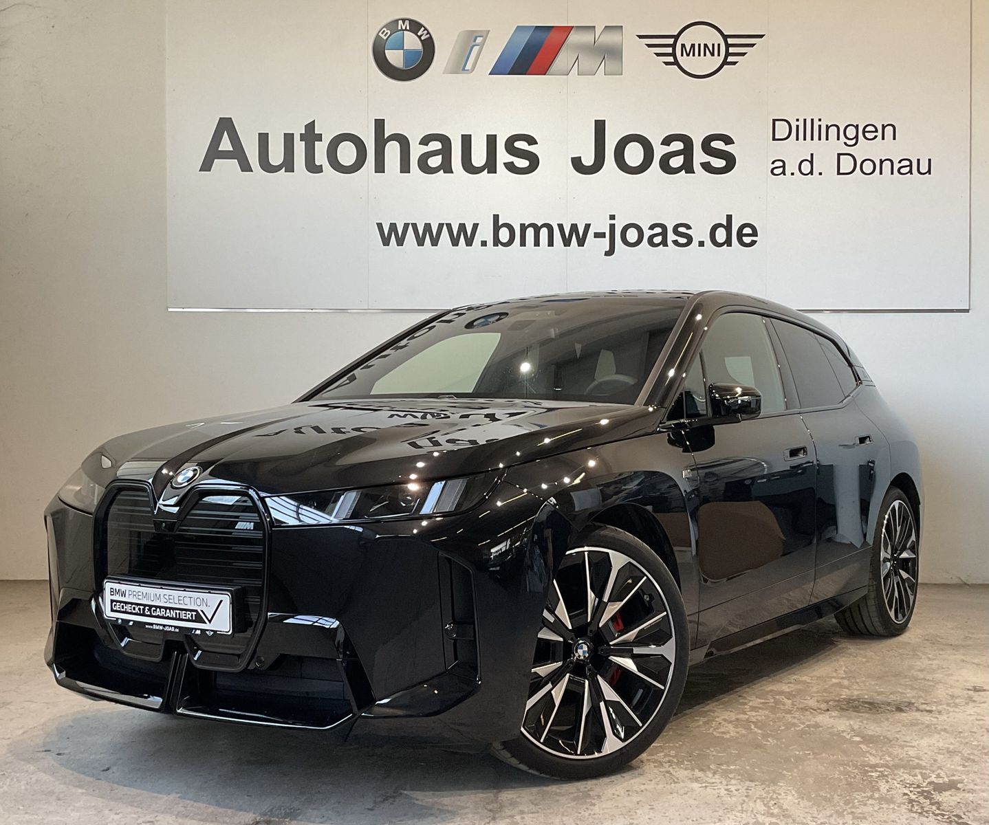 Fahrzeugabbildung BMW iX M70 |B&W |Panoramaglasdach| Sitzbelüftung vor