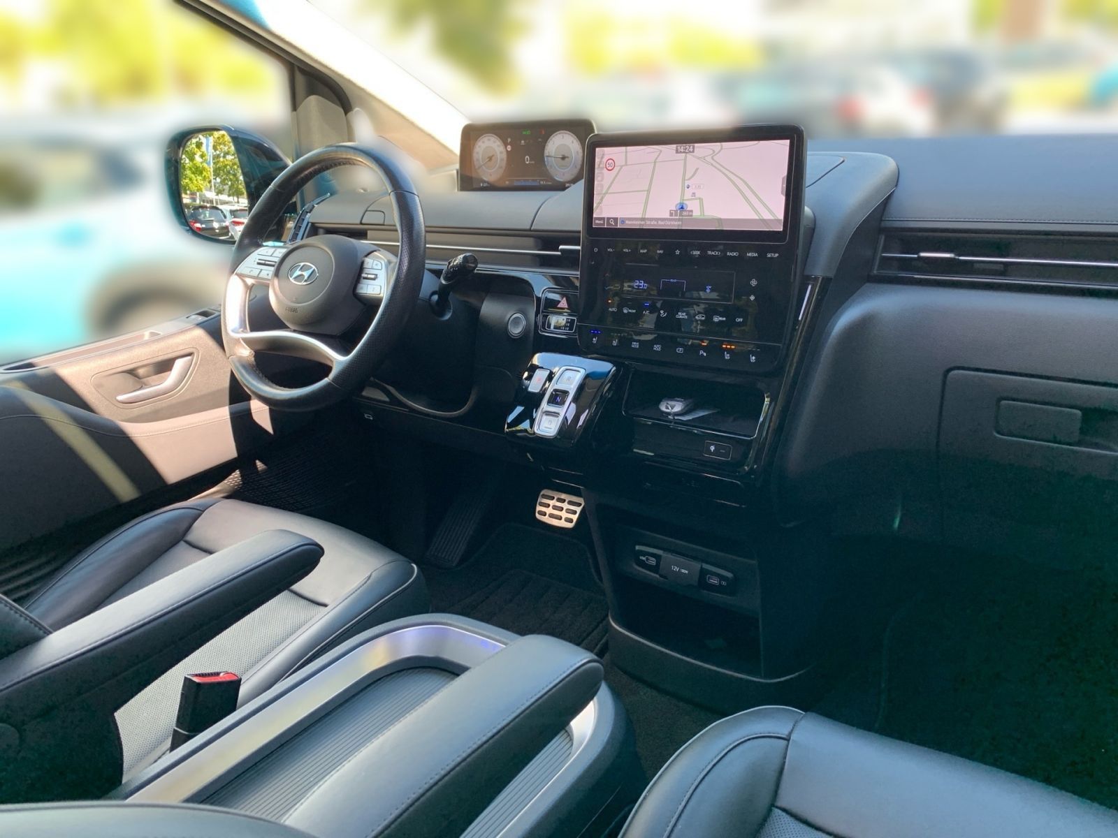Fahrzeugabbildung Hyundai STARIA 2.2 CRDi Signature 4WD Panorama