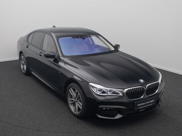 BMW 750 - 3