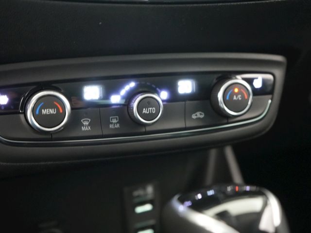 Crossland X INNOVATION+AHK+NAVI+RÜCKFAHRKAMERA+S