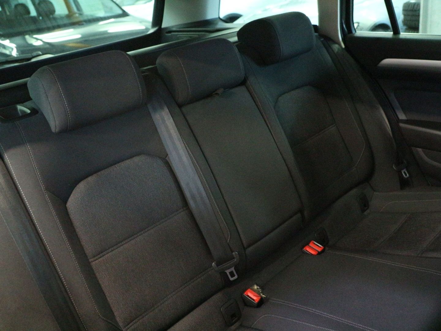 Fahrzeugabbildung Volkswagen Passat Comfortline DSG ACC DAB AID Kamera SHZ