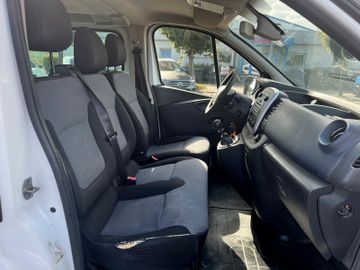 Opel Vivaro - 10