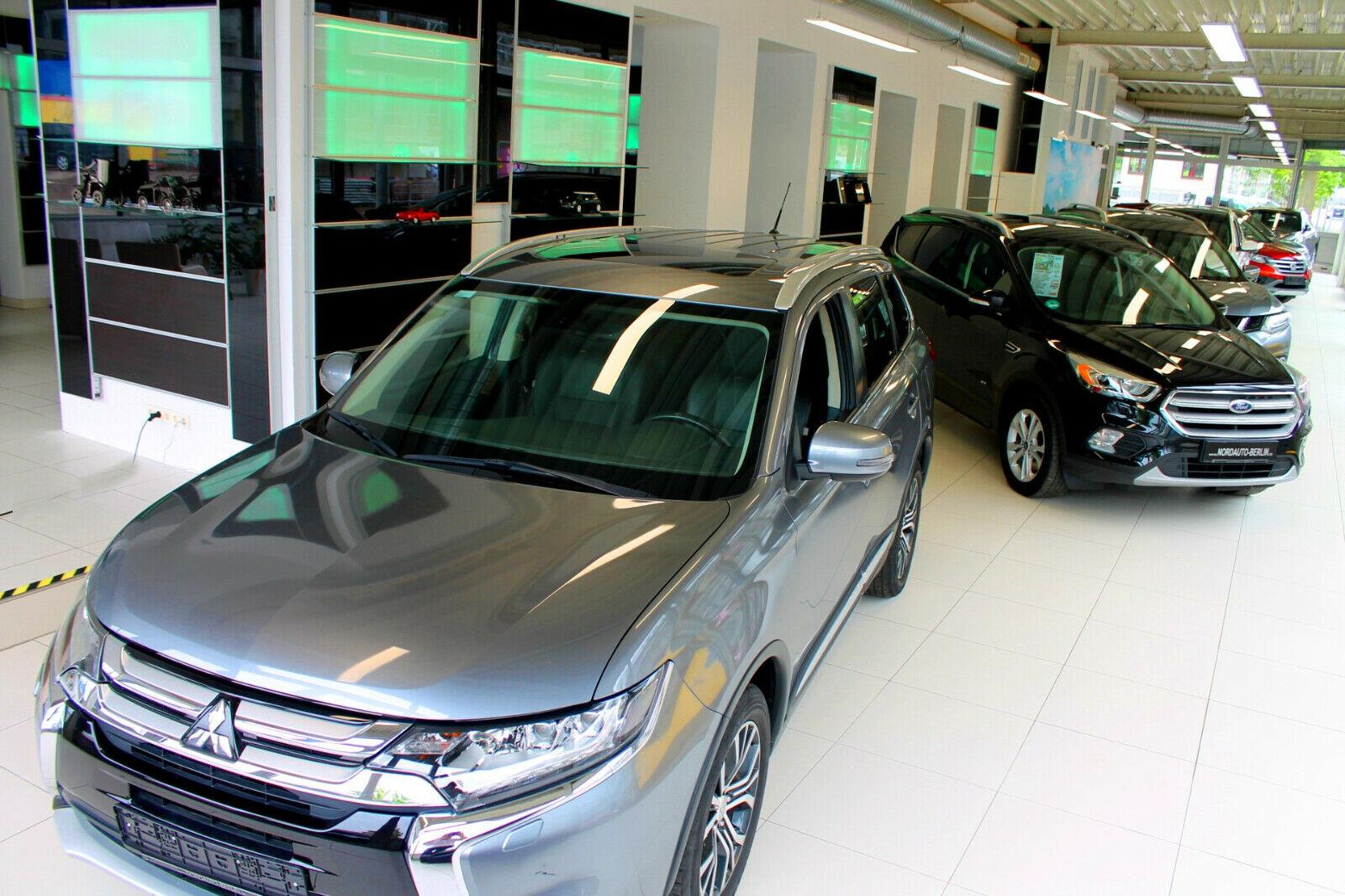 showroom-image-top