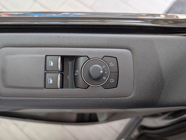 Ford Tourneo Custom 2.0 L Titanium +