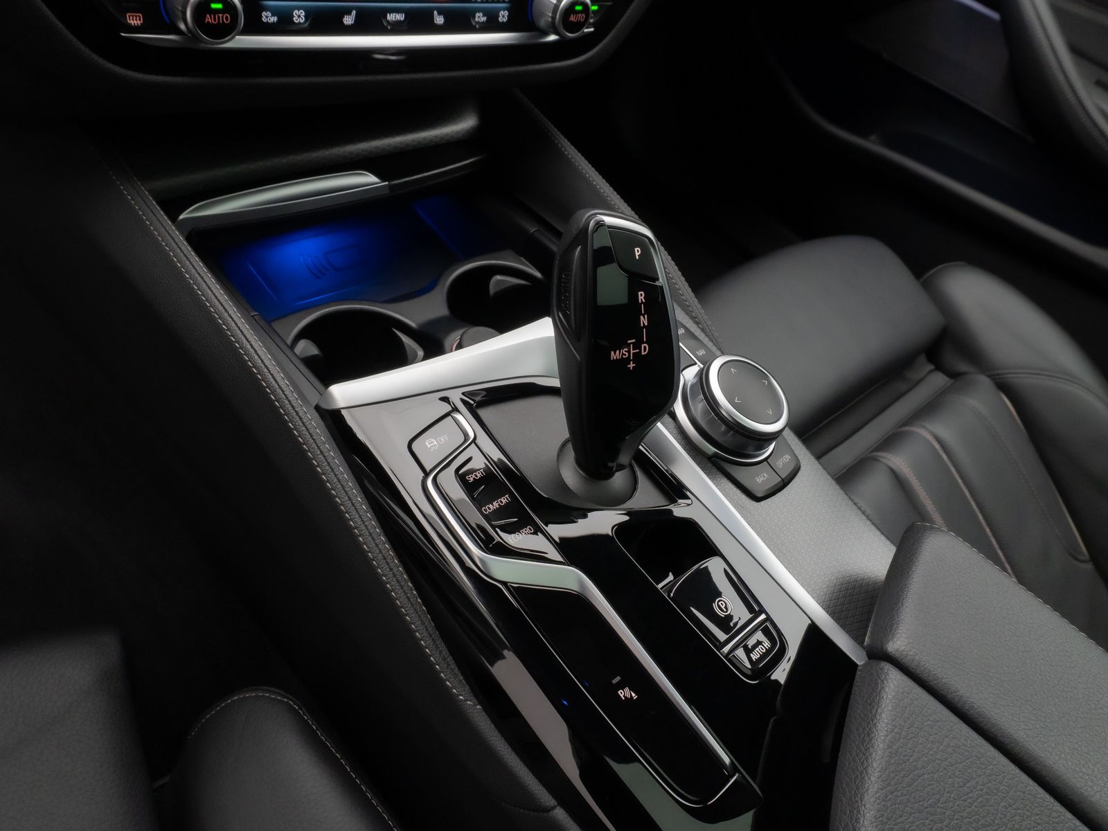Fahrzeugabbildung BMW 530d xD M Sport Panoram Kamera Laser HUD DAB H/K