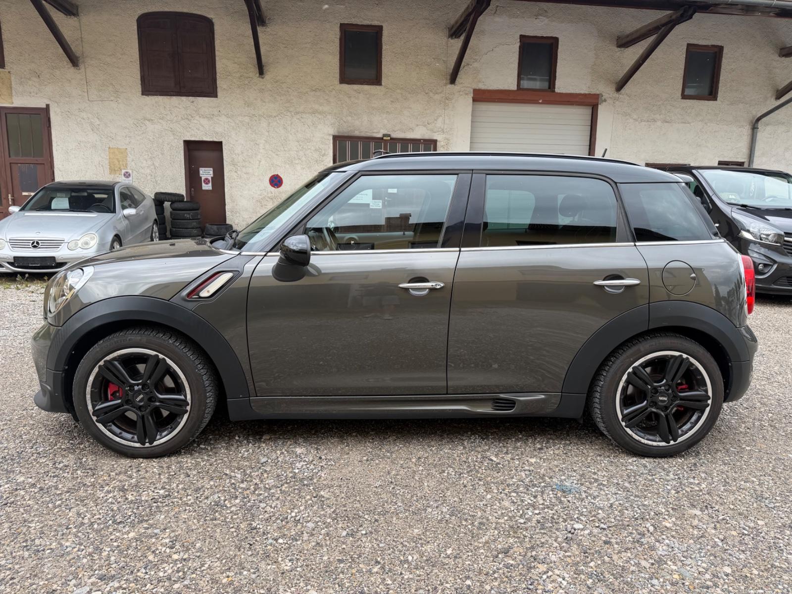 MINI JOHN_COOPER_WORKS Countryman John Cooper Works