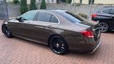 Mercedes-Benz E 400 4MATIC AMG Line Autom. AMG Line - mit Benzin-Antrieb: Braun, Luftfederung