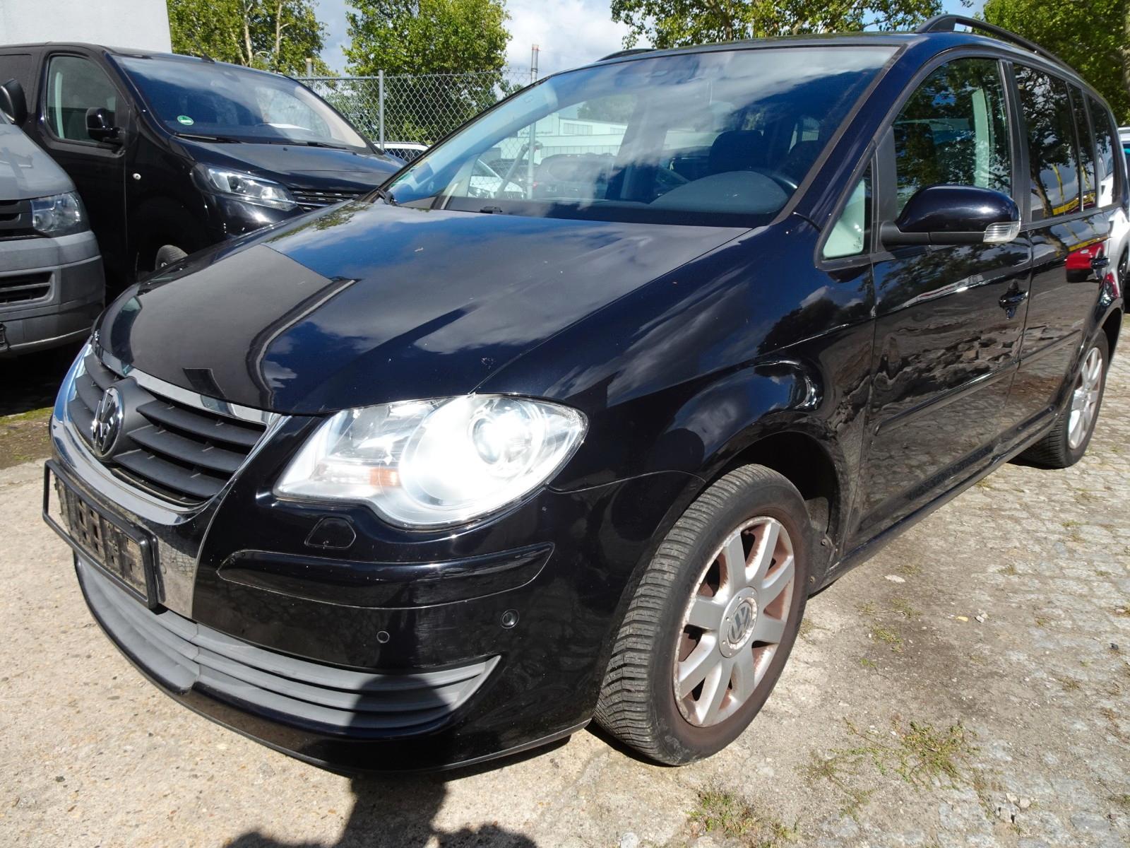 Volkswagen Touran United 1.4 103kW, KLIMATR-SHZ-PDC-TEMPOMA
