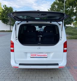 Mercedes V 220 - 9