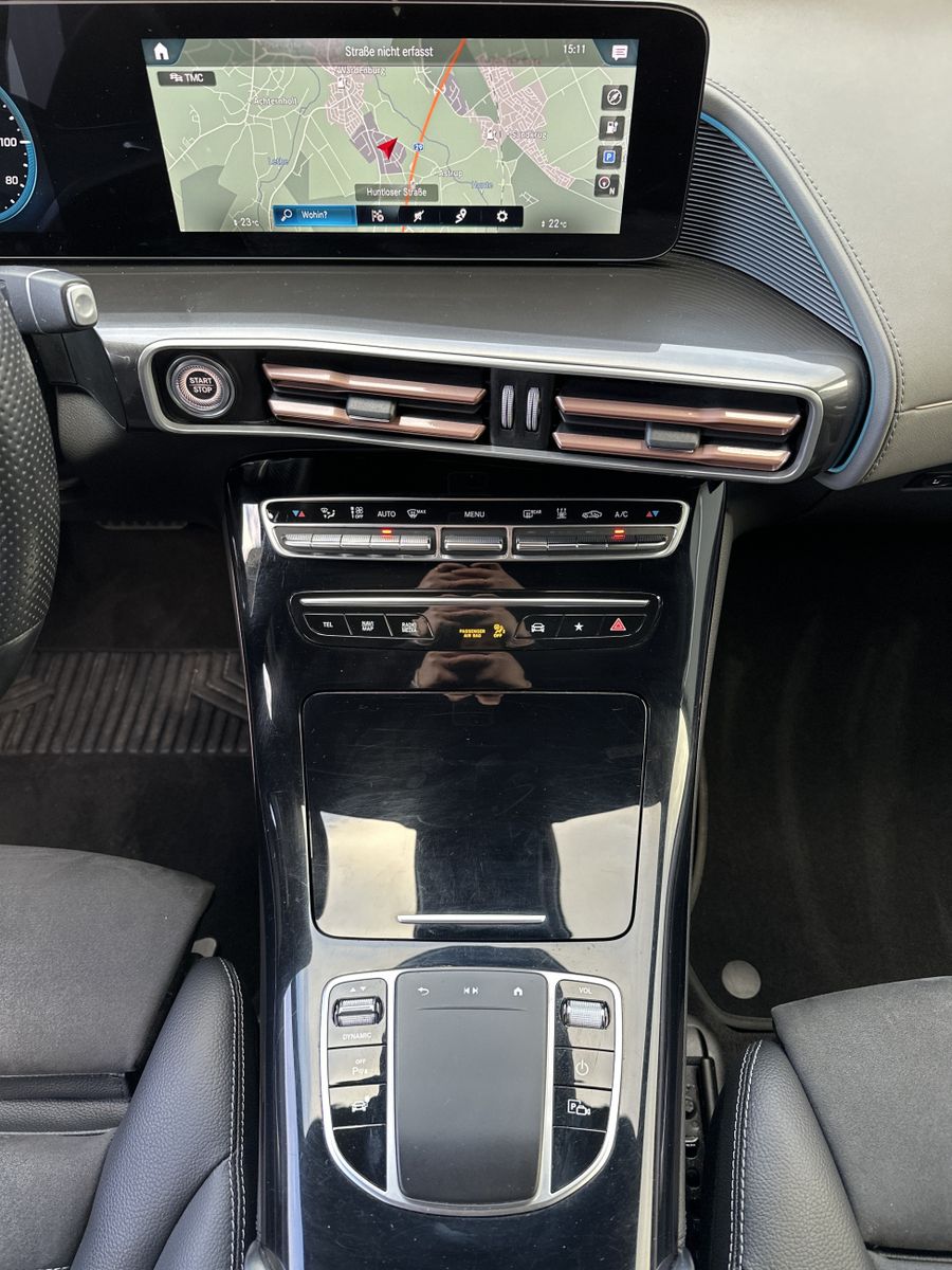 Fahrzeugabbildung Mercedes-Benz EQC 400 4Matic AMG-Line NAV+LED+19ZO+KEYLESS+1HD
