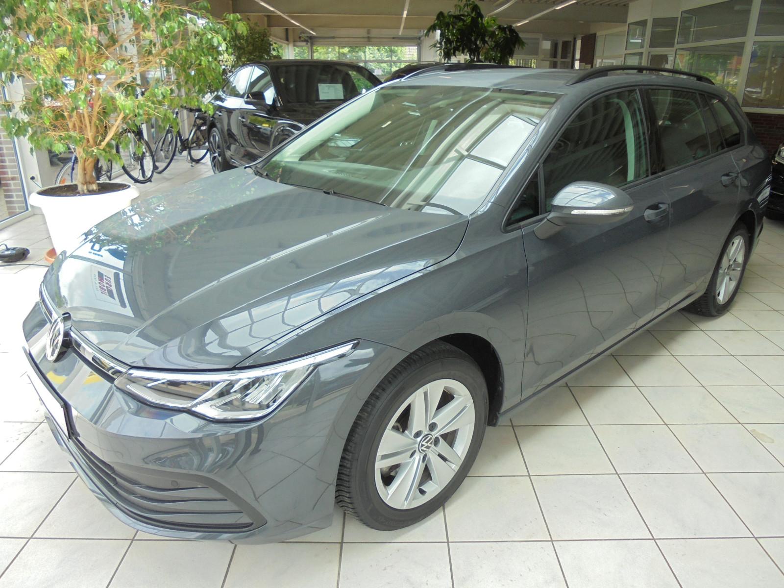 Volkswagen Golf VIII Var Life eTSI DSG/GJR/NaciPro/ACC/SHZ