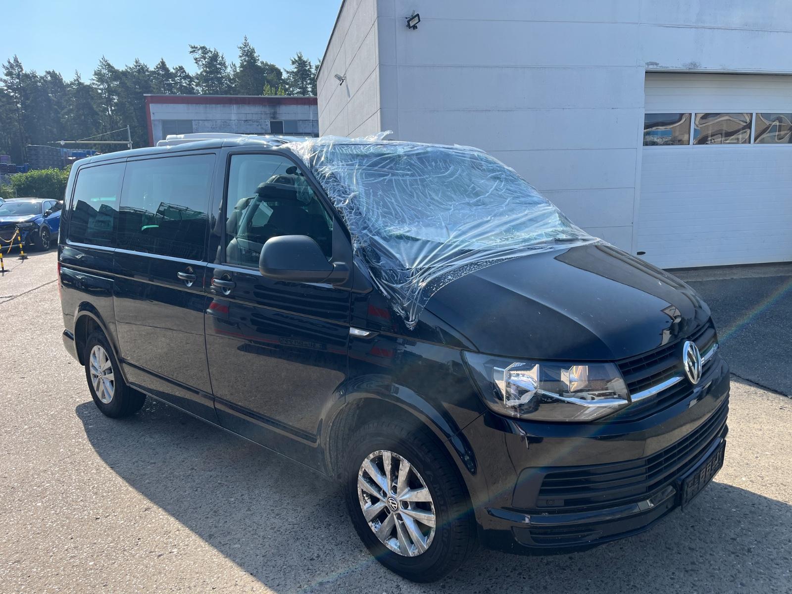 Volkswagen T6 Multivan Trendline Navigation 5-Sitzer