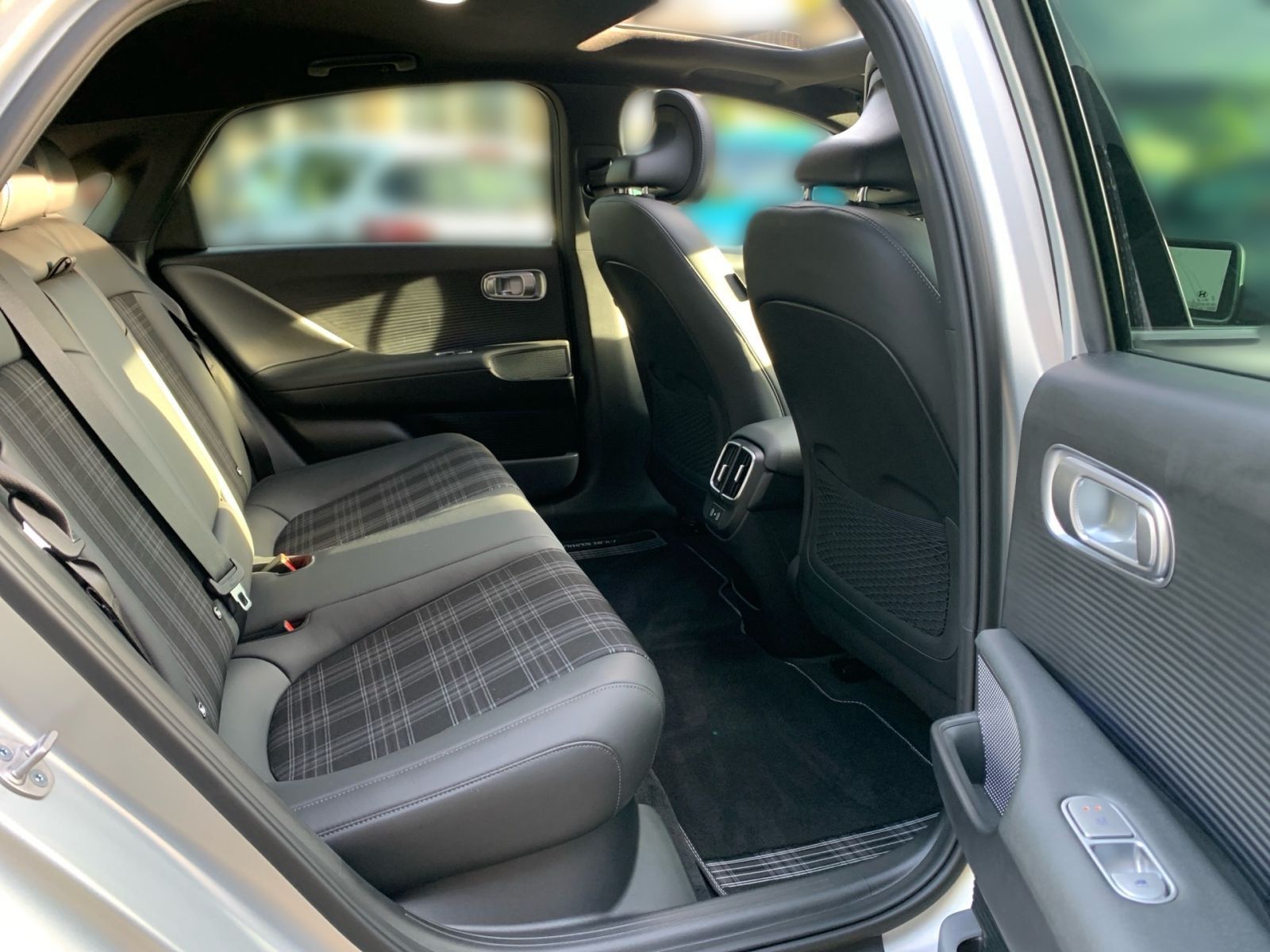 Fahrzeugabbildung Hyundai IONIQ 6 First Edition/First Ed-Paket Elektro 4WD
