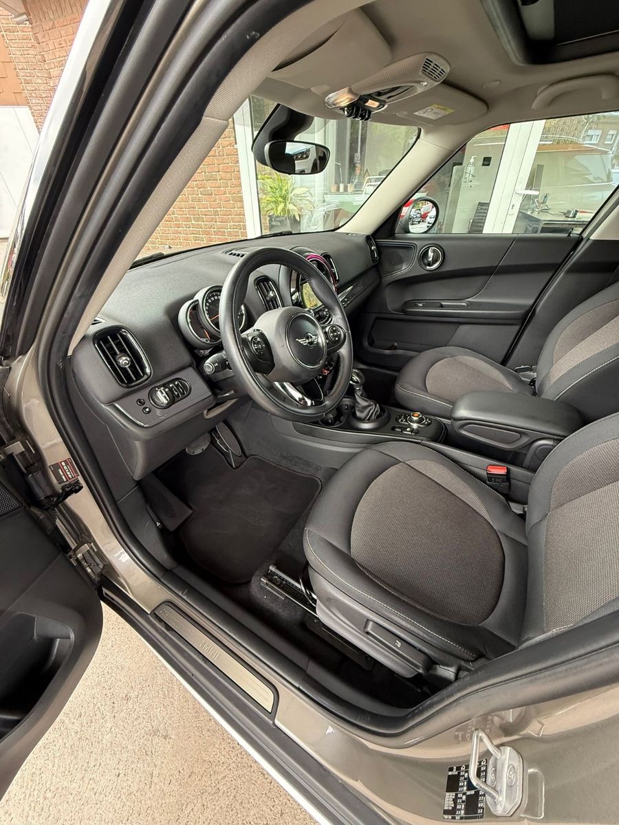 Fahrzeugabbildung MINI Cooper Countryman Autom. Navi/Panorama/1.Hand
