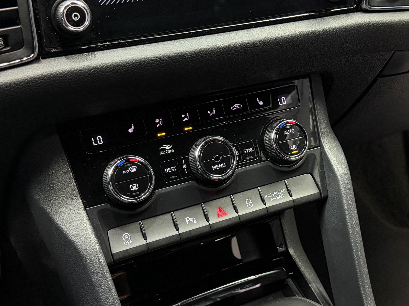 Fahrzeugabbildung SKODA Kodiaq Sportline 4x4 |7-SITZER|AHK|CANTON|NARDO