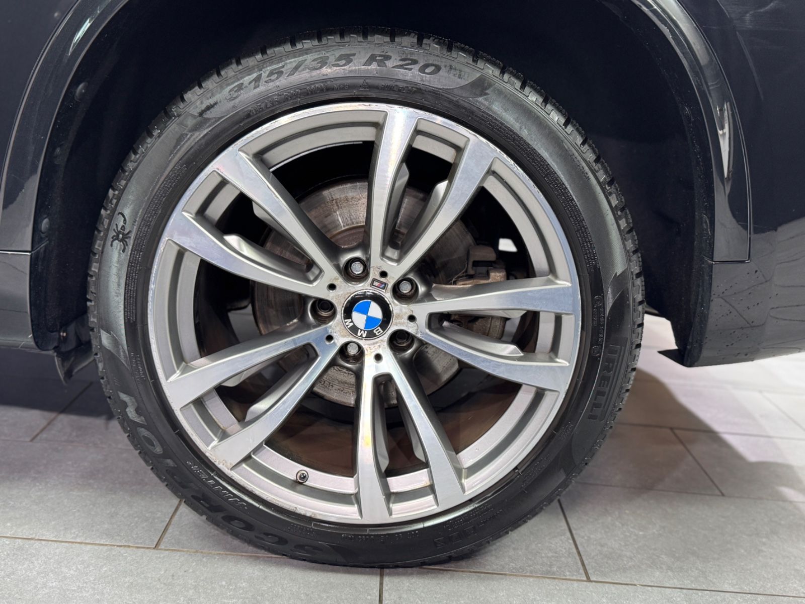 Fahrzeugabbildung BMW X5 40d xDrive|M-SPORT|PANO|7-SITZER|SOFT-CLOSE|