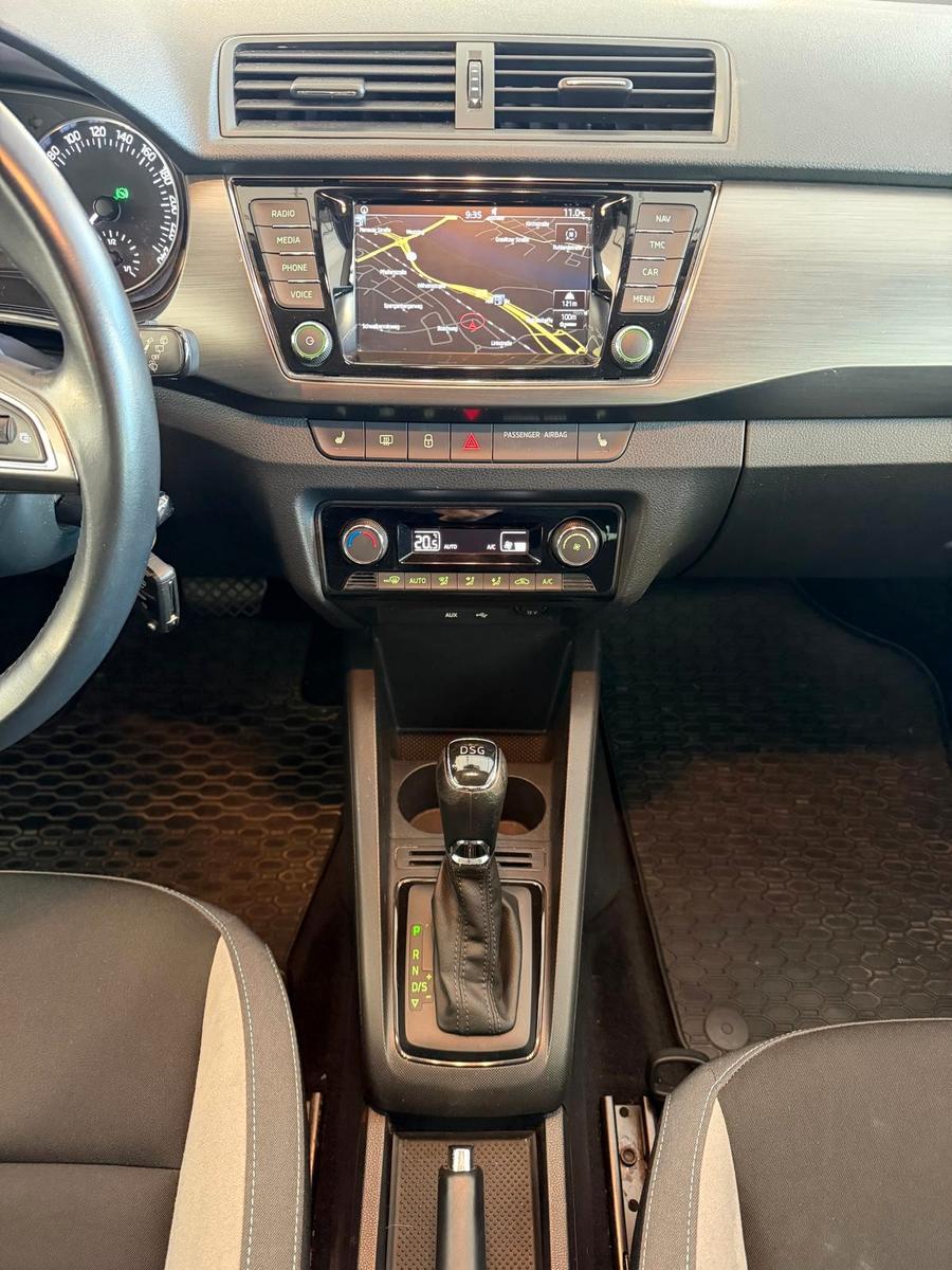 Skoda Fabia Joy*Autom.*Tempo*NAVI*8-fach bereift