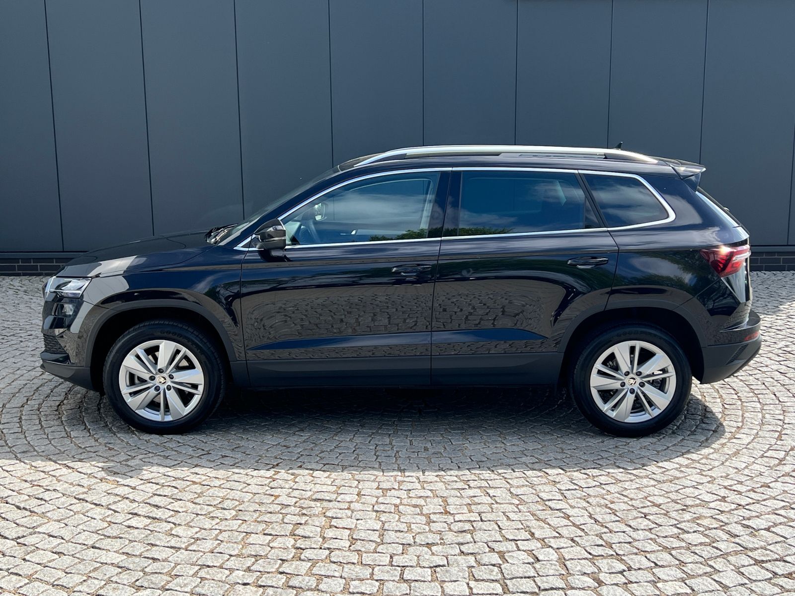Fahrzeugabbildung SKODA Karoq Selection 1.5 TSI DSG *Standheizung, Kamer