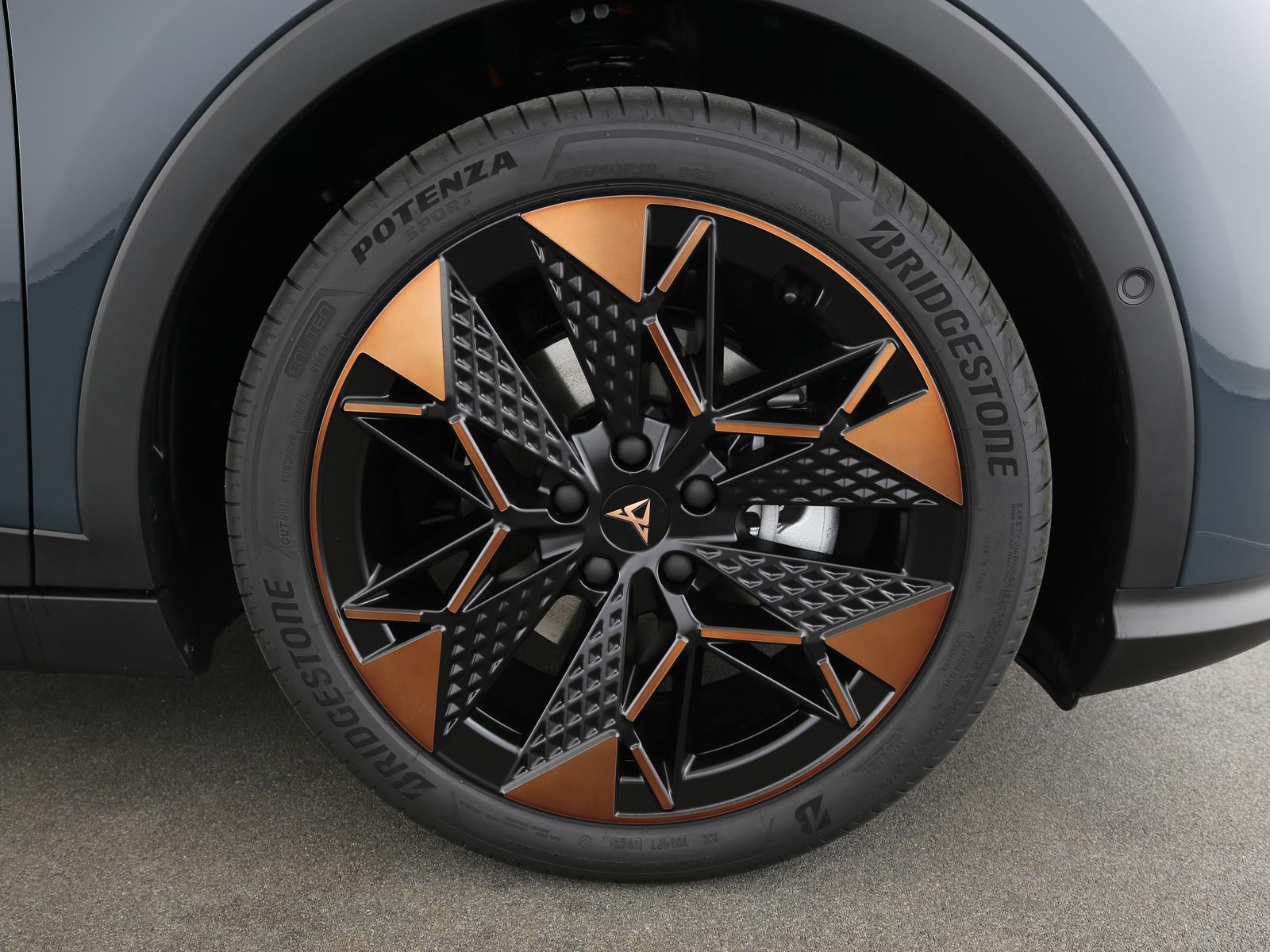 Cupra Raval Endurance 211 PS  52 kWh Dynamic Plus  LED