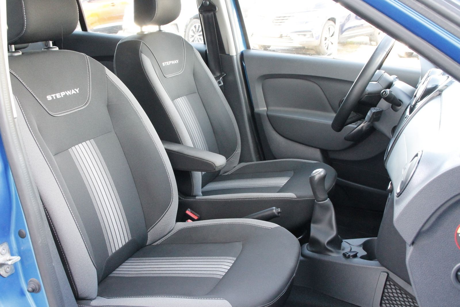 Fahrzeugabbildung Dacia Sandero Stepway Celebration