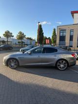 Maserati Ghibli 3.0 V6 Diesel Automatik - mit Diesel-Antrieb: mit Navigationssystem, mit Klimaanlage