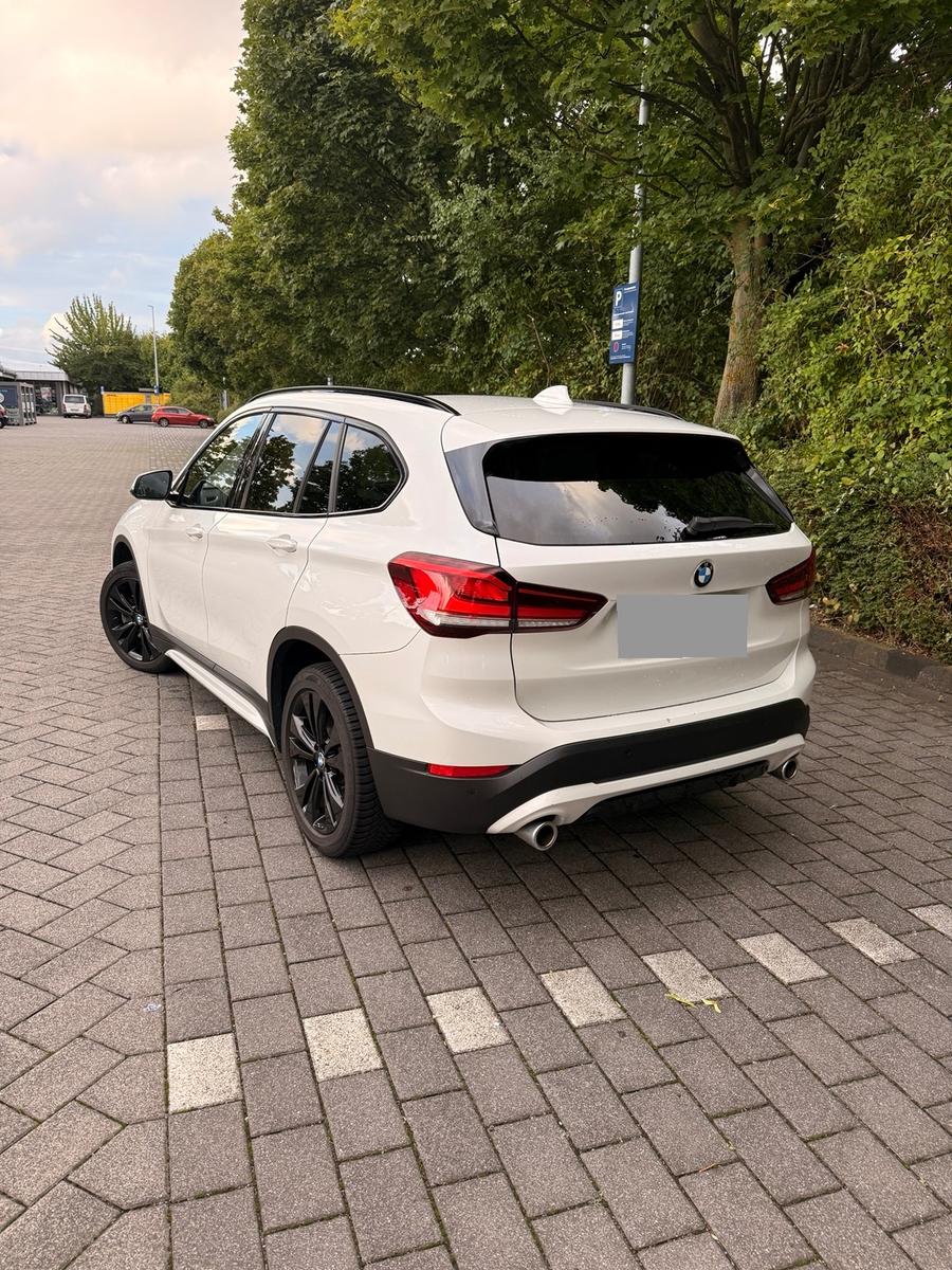 BMW X1 sDrive20i Sport line TOP GEPFLEGT, миниатюра 2