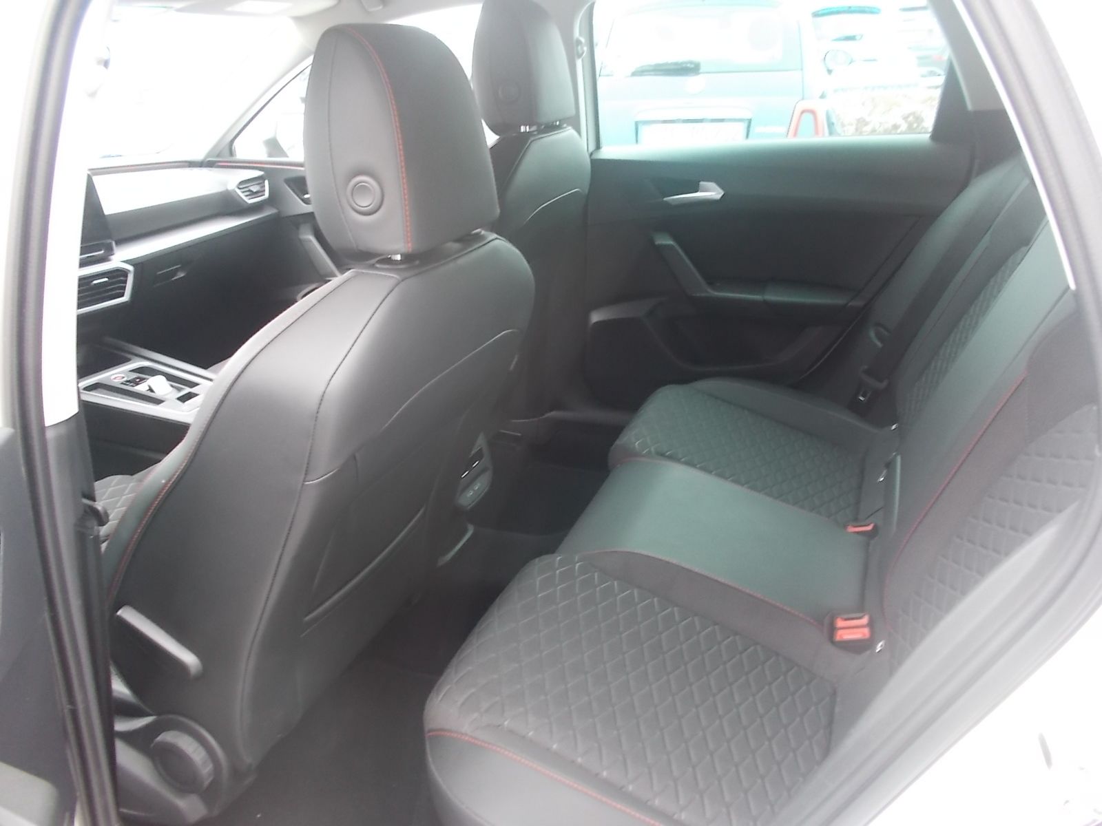 Fahrzeugabbildung SEAT Leon Sportstourer FR 2.0 TDI DSG