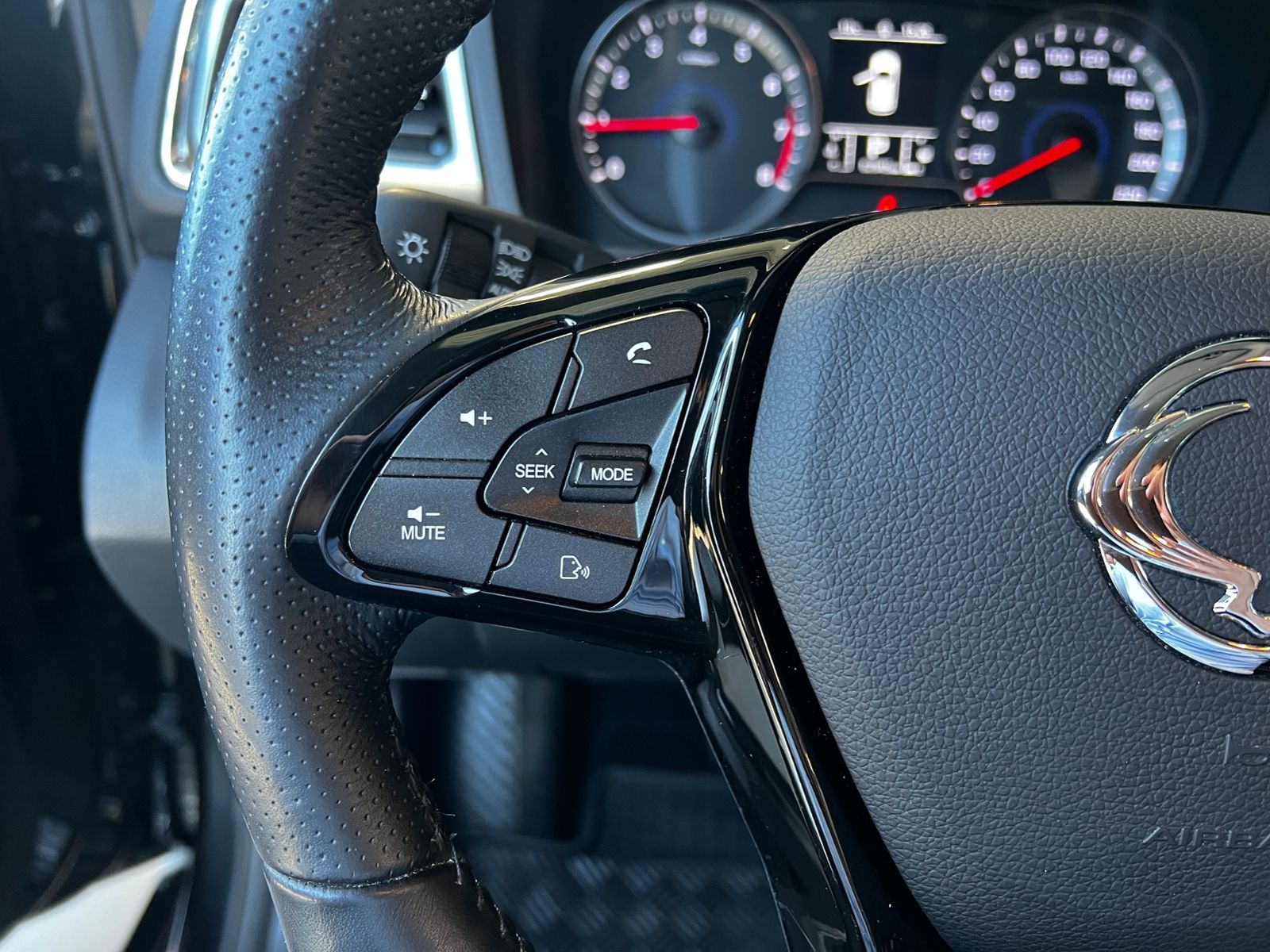 Fahrzeugabbildung Ssangyong Tivoli Grand Fizz 4x2 AHK RFK LED NAV