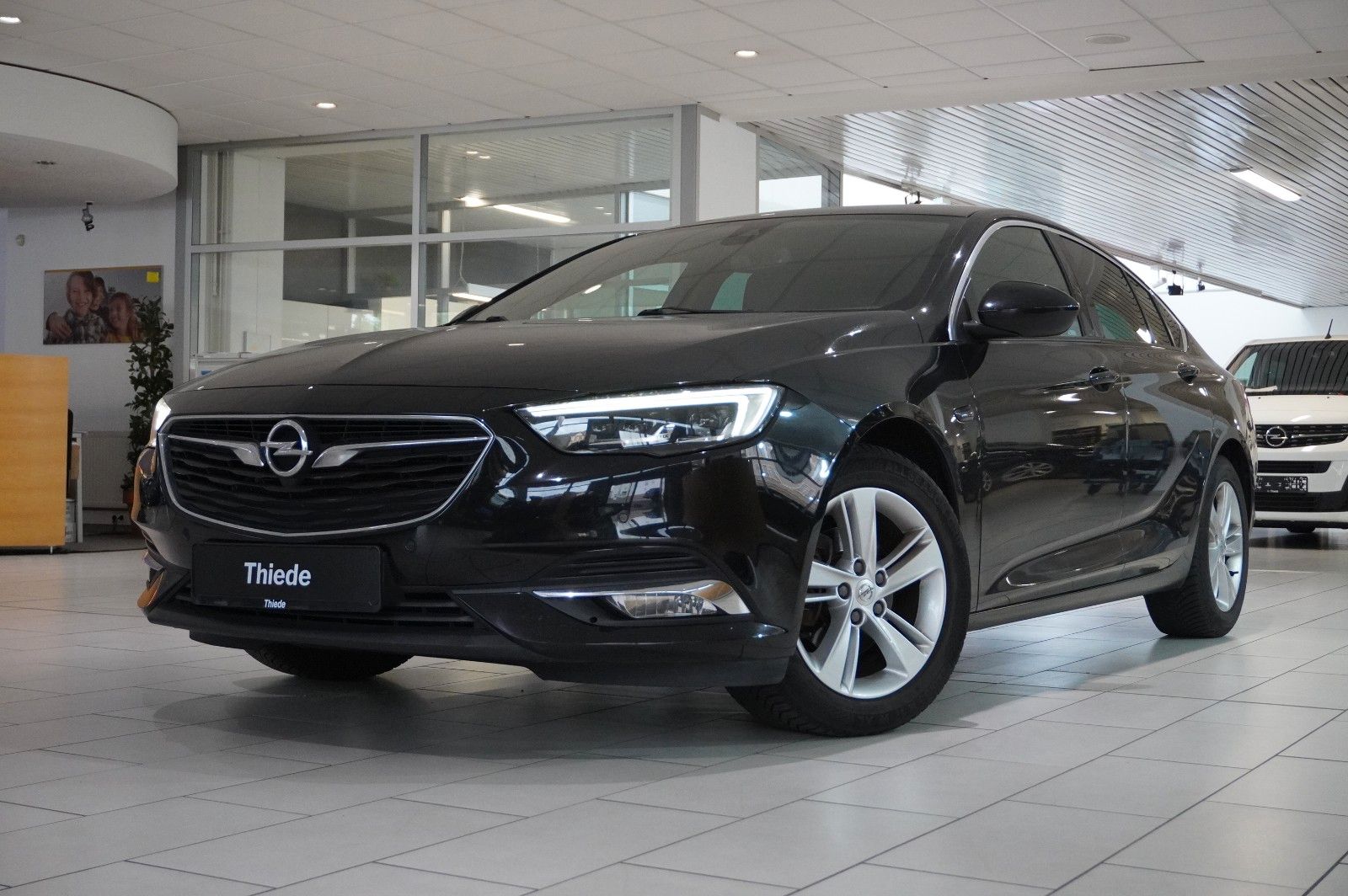 Fahrzeugabbildung Opel Insignia B GS 1.5T INNOV. NAVI/LED/KAMERA/SPORT