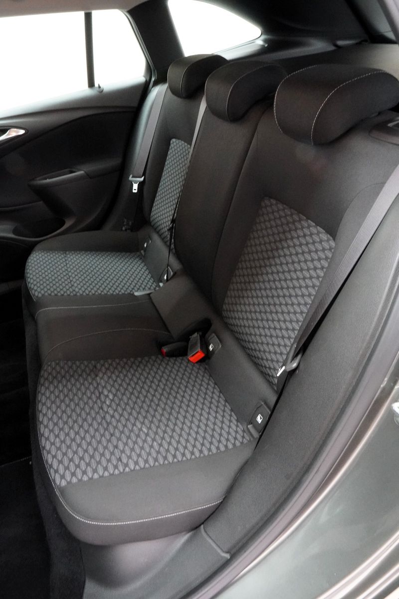 Fahrzeugabbildung Opel Astra K Sports Tourer Edition *Autom*Navi*