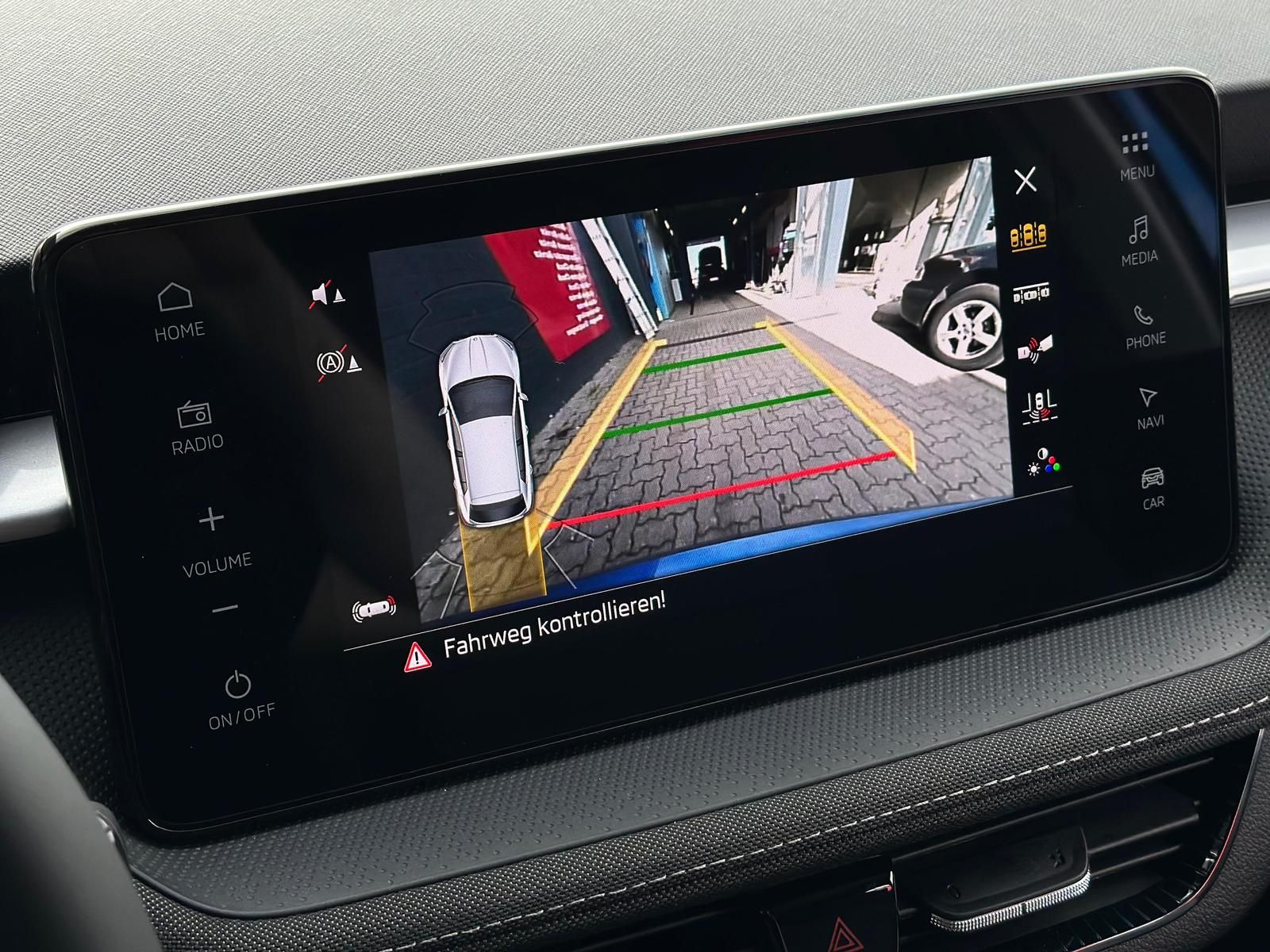 SKODA Fabia 1.0TSI SELECTION 130 JAHRE PREMIUM EDITION - Image 21