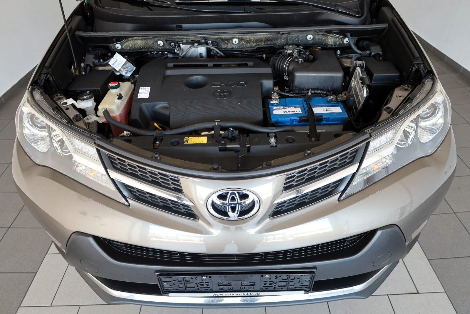 Fahrzeugabbildung Toyota RAV4 Edition 4x4, Kamera, SH, PDC, AHK, SR+WR