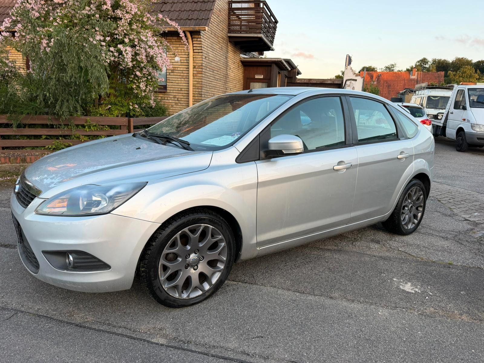 Ford Focus 1,6 Ti-VCT Silver Magic *TÜV-2027