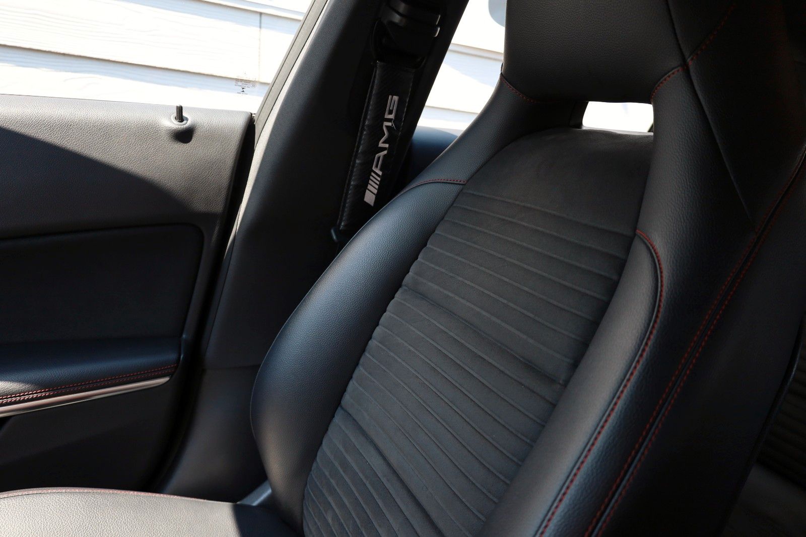 Fahrzeugabbildung Mercedes-Benz CLA 200 SB AMG Line TLeder,Navi,LED,SH,PDC,SR+WR
