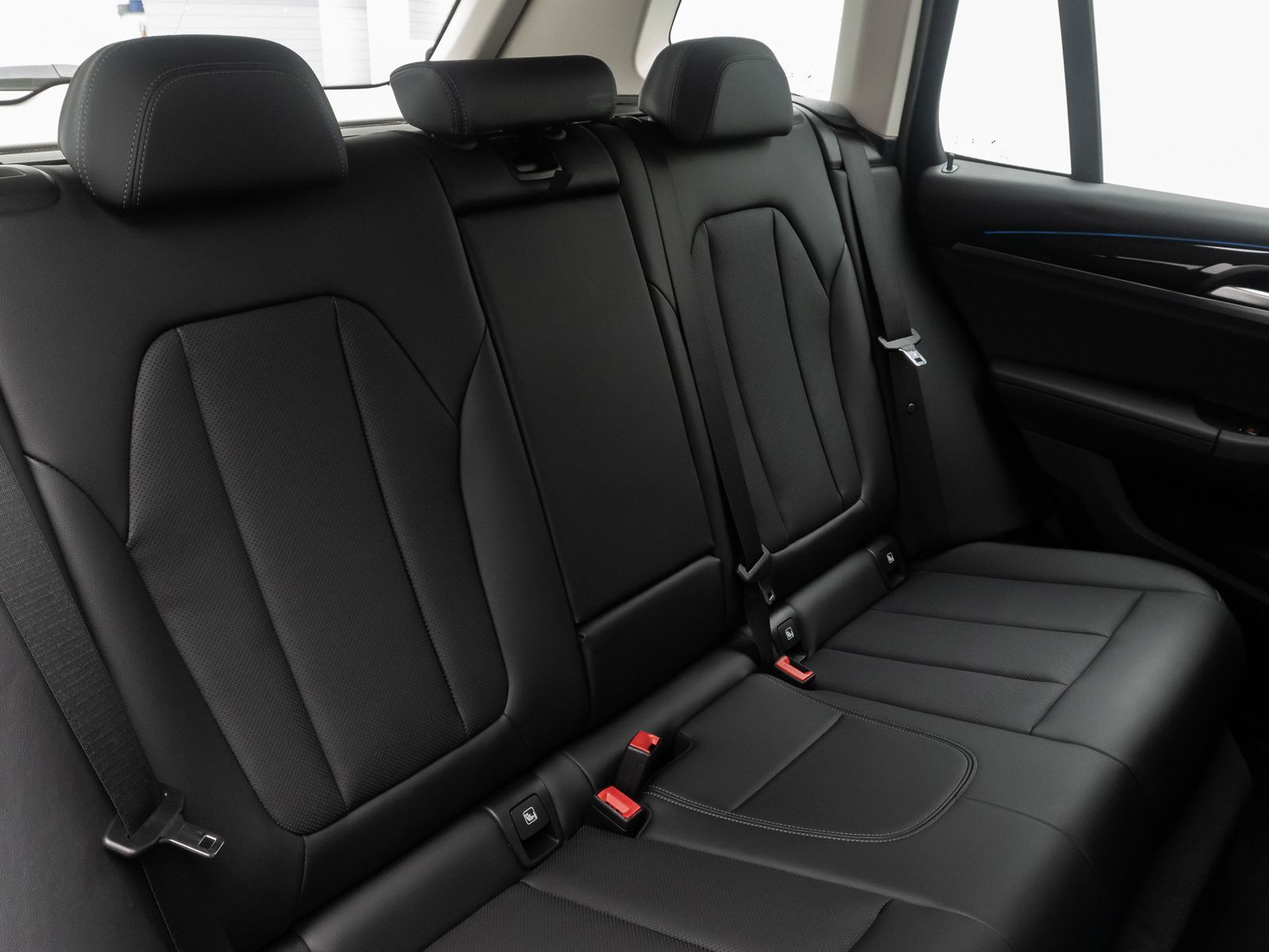 Fahrzeugabbildung BMW X3 xD30e Sport HUD DAB Kamera AHK Alarm 18Zoll