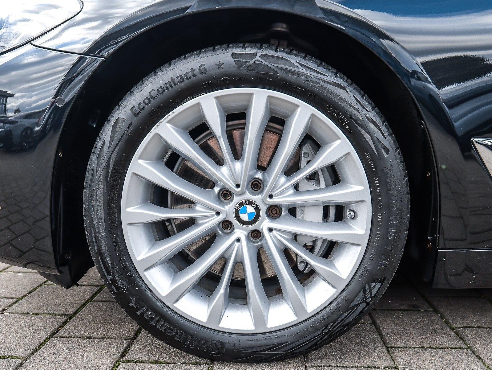 BMW 530d Touring Luxury Line HUD PANO RFK NAVI DAB