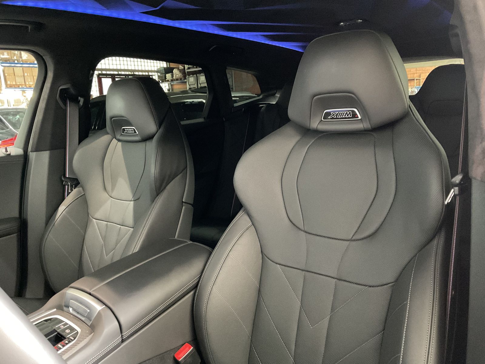 Fahrzeugabbildung BMW XM 50e 23" LMR, M Fahrwerk Professional, Sitzbel