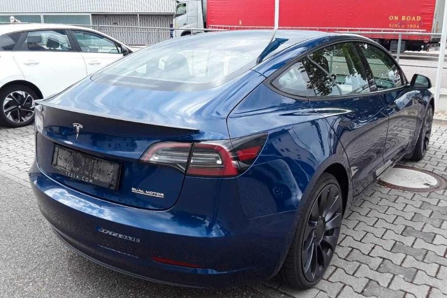 Tesla Model 3 Performance Dual AWD*Pano*4x SHZ*20Zoll