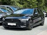 Volvo V60 Kombi R Design AHK*KEYLESS*ACC - Volvo V60 Gebrauchtwagen in Bremen