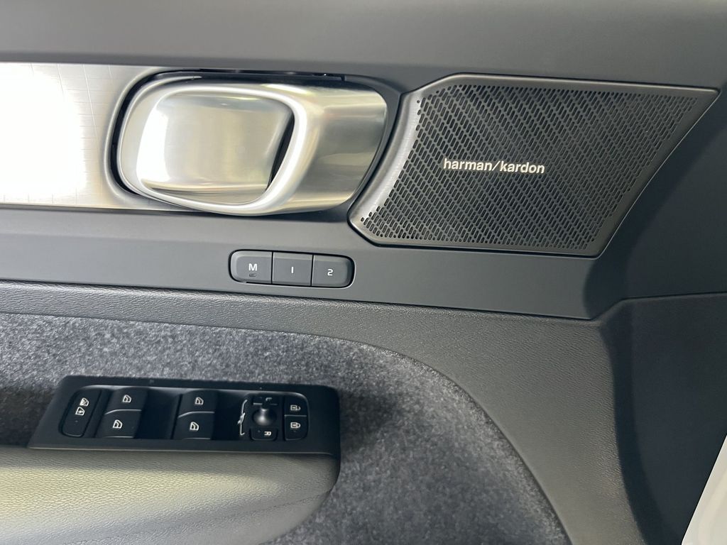 Volvo XC40 B3 Plus Dark ACC BLIS 360° H/K LED Navi SHZ