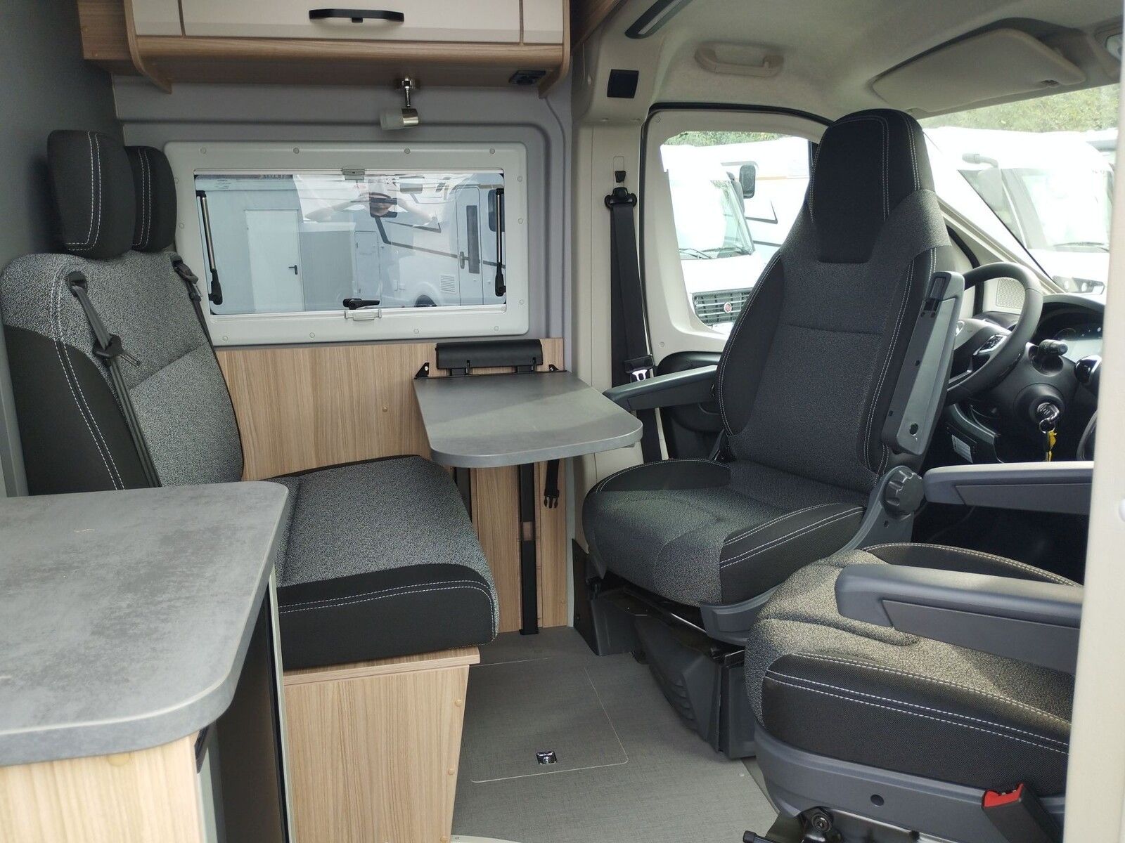 Fahrzeugabbildung Pössl Summit 600 L Citroen Lithium, Solar