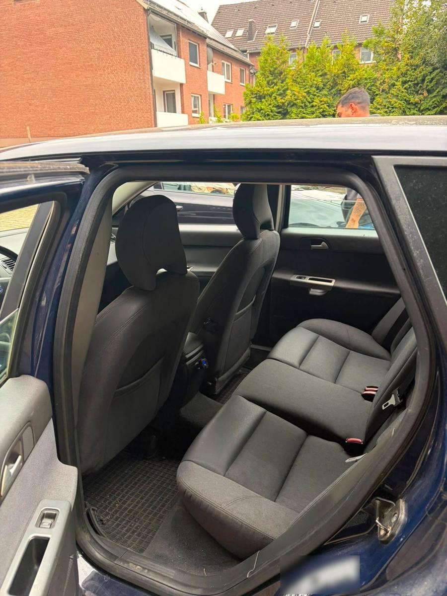 Volvo V50 2006 — photo 12