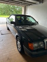 Mercedes-Benz 300 CE-24 Cabrio Oldtimer 1. Hand Unfallfrei