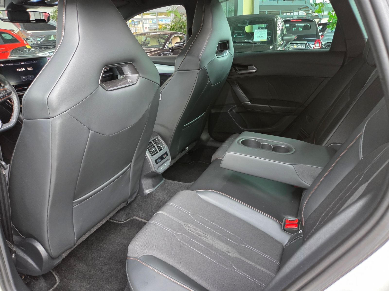 Fahrzeugabbildung CUPRA Leon Sportstourer VZ 1.4 e-Hybrid SHZ LED NAVI