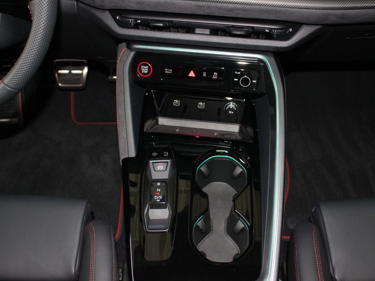 Fahrzeugabbildung Audi SQ5 TFSI quattro/AHK/St.HZ/Carbon/360